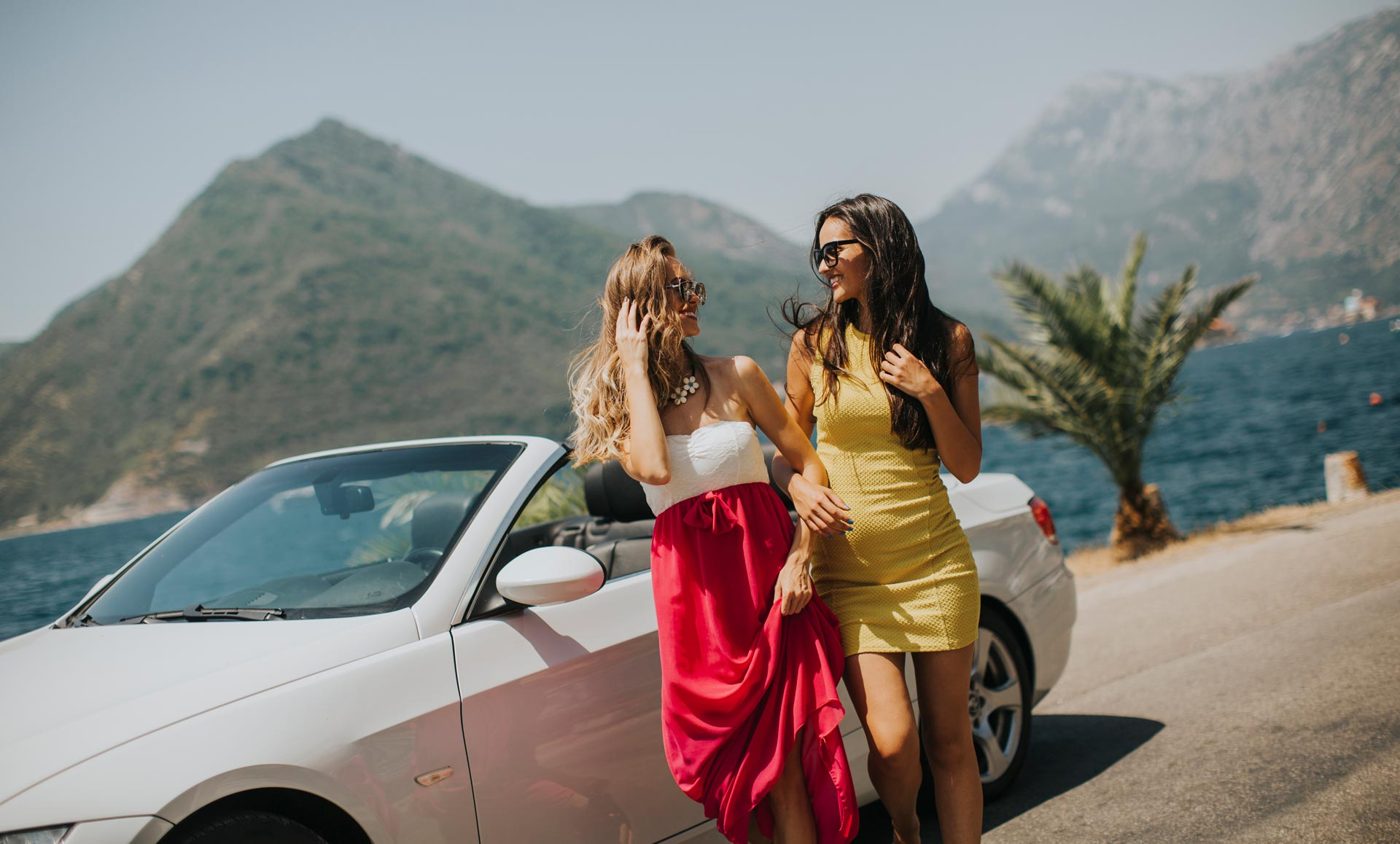 The practical layer: car rental and transfers, based in Georgioupoli.